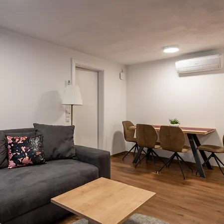 Amelies Mountain View Apartment *
